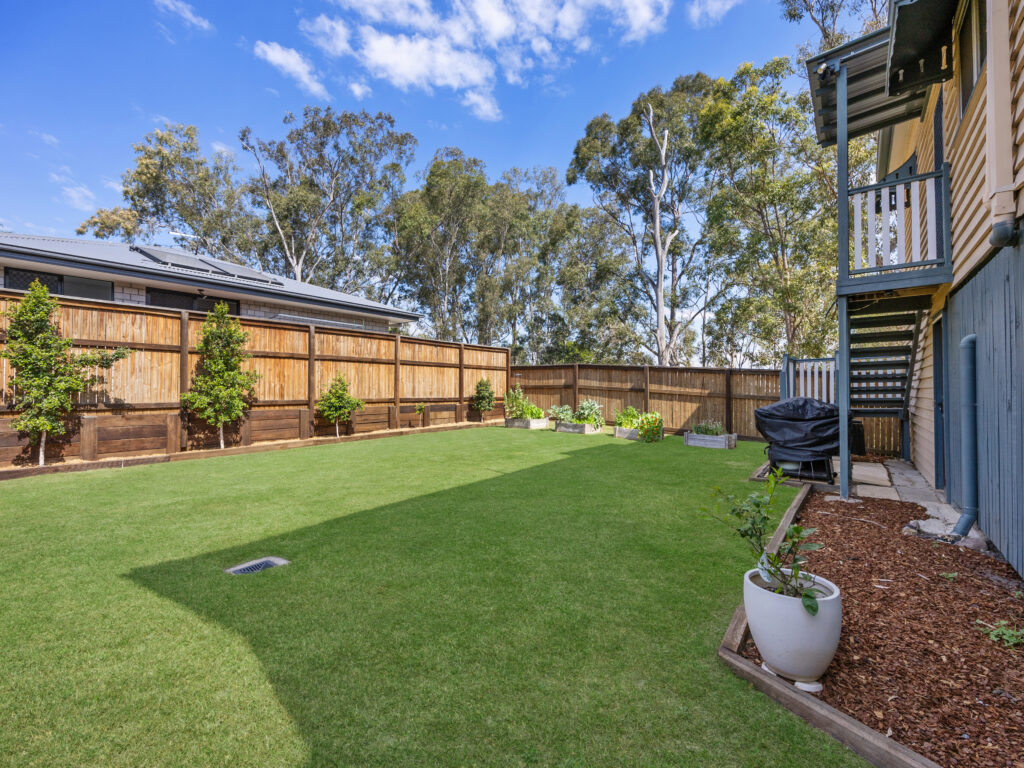 6 Carl Lane, North Ipswich, QLD 4305