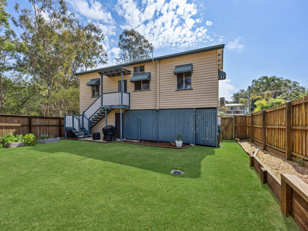 6 Carl Lane, North Ipswich, QLD 4305