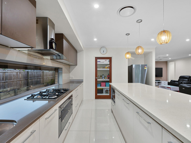 35 Sovereign Drive, Deebing Heights, QLD 4306