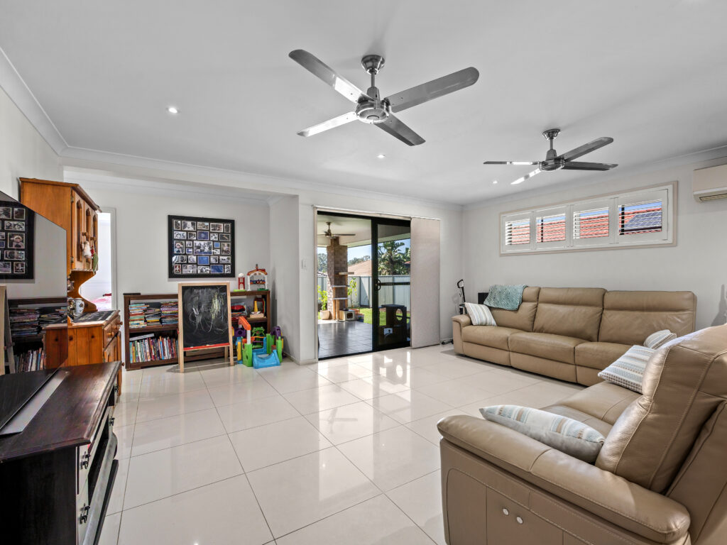 73 Kordan Boulevard, Raceview, QLD 4305