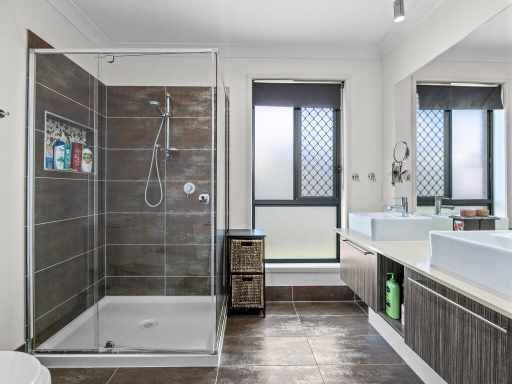 73 Kordan Boulevard, Raceview, QLD 4305