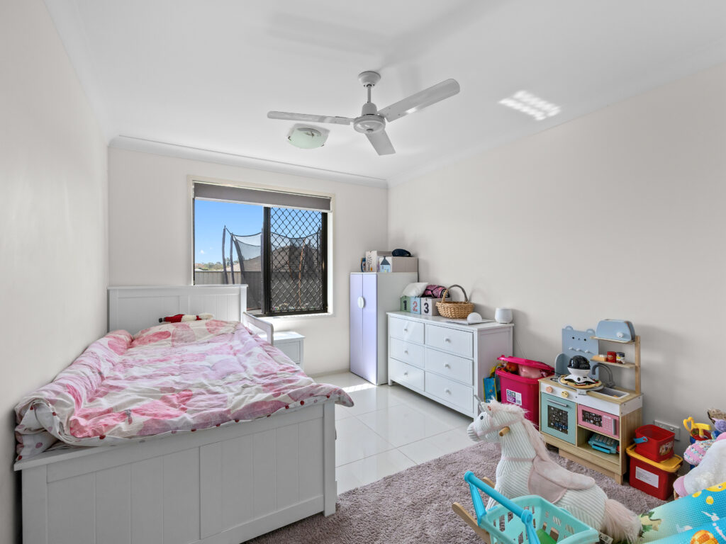 73 Kordan Boulevard, Raceview, QLD 4305