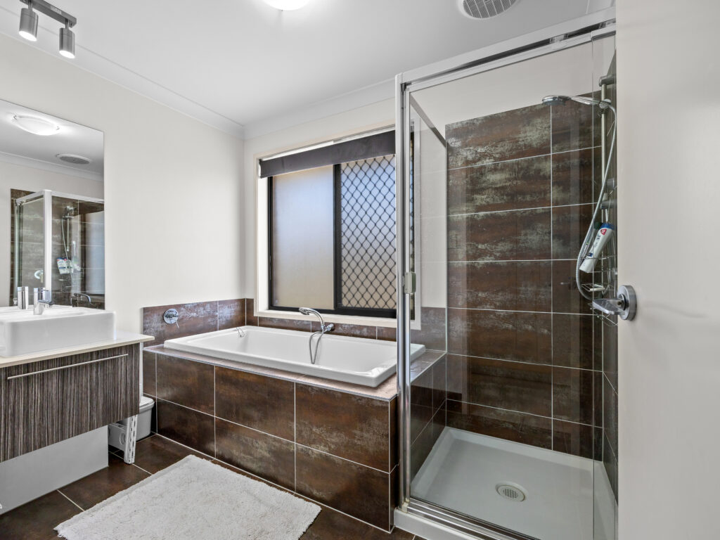 73 Kordan Boulevard, Raceview, QLD 4305