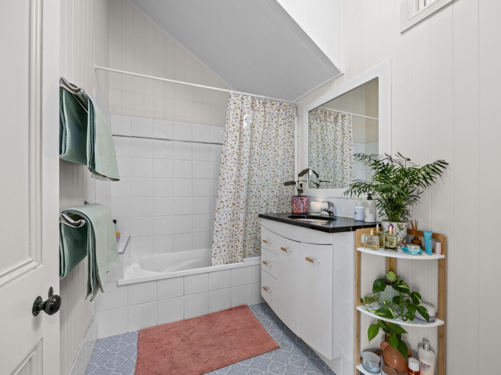 25 MacAlister Street, Ipswich, QLD 4305