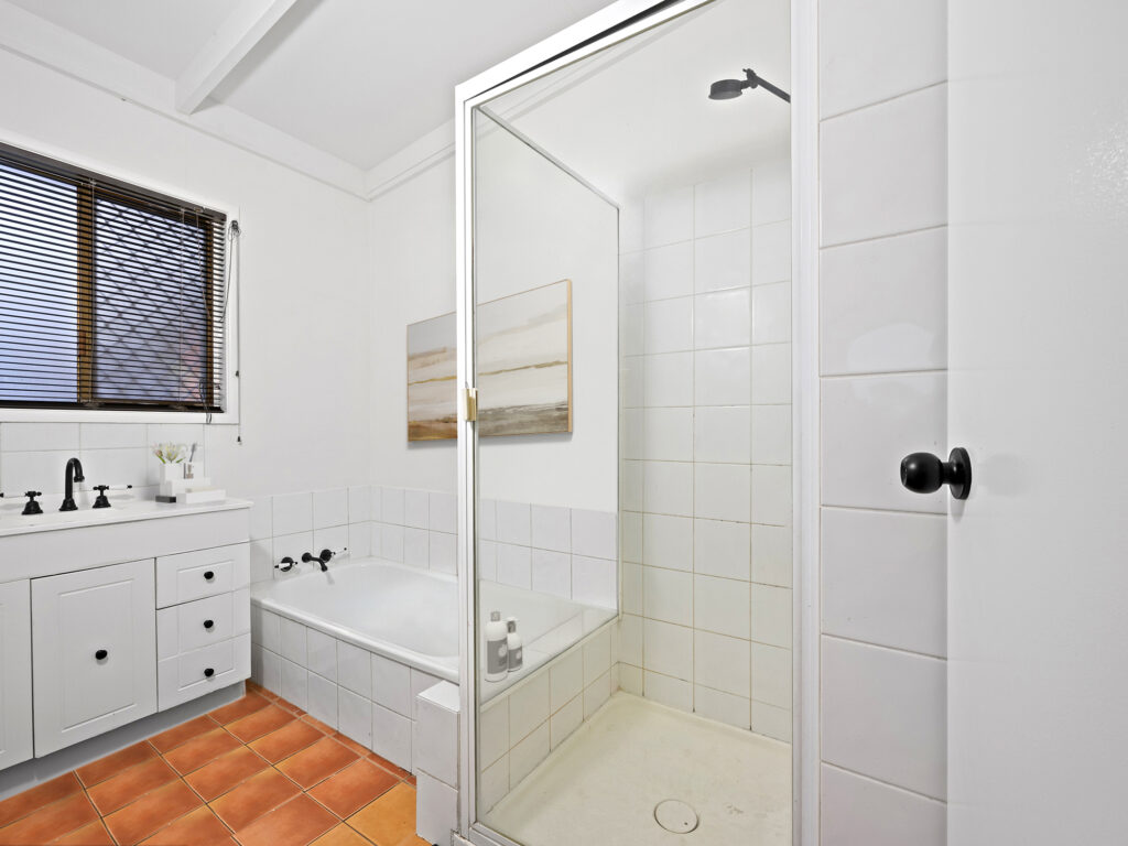 6 Harper Street, Raceview, QLD 4305