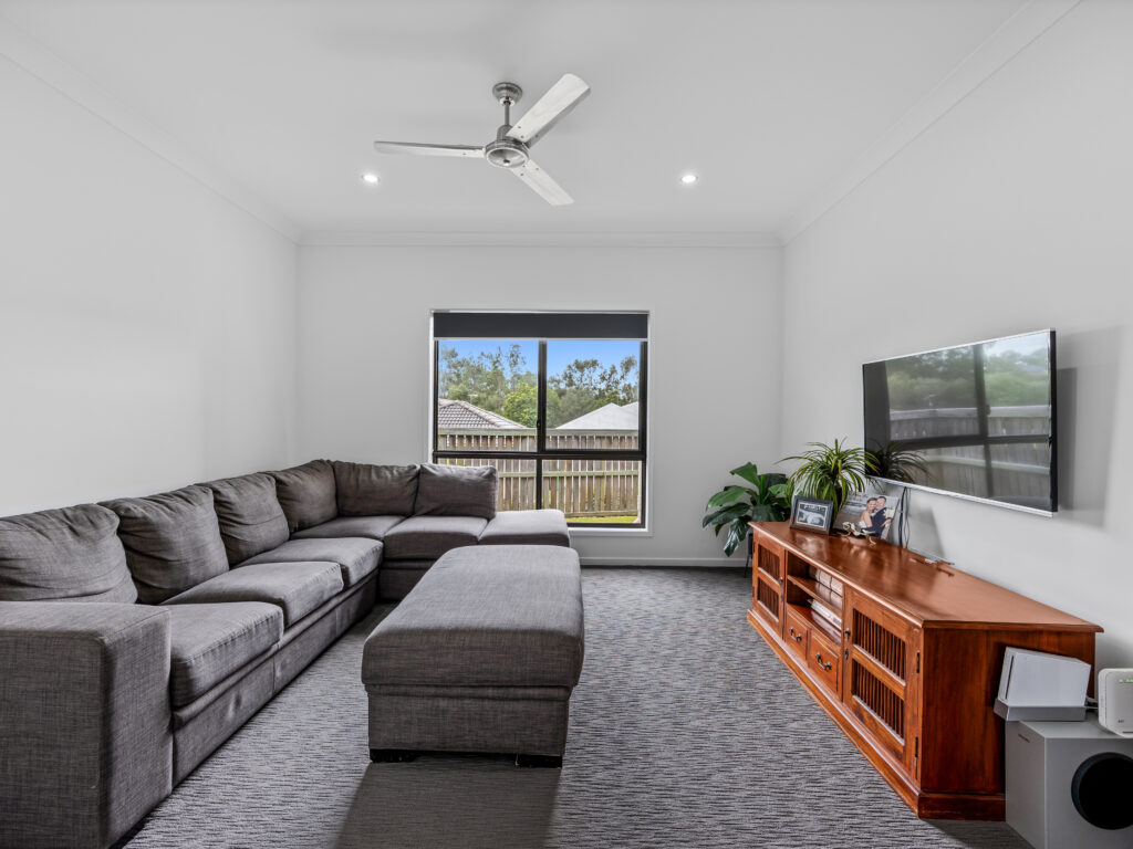 6 Kinkajou Street, Deebing Heights, QLD 4306