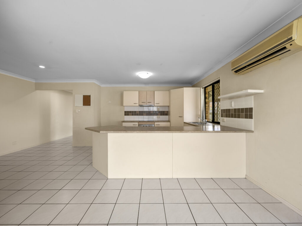 28 Brittany Crescent, Raceview, QLD 4305