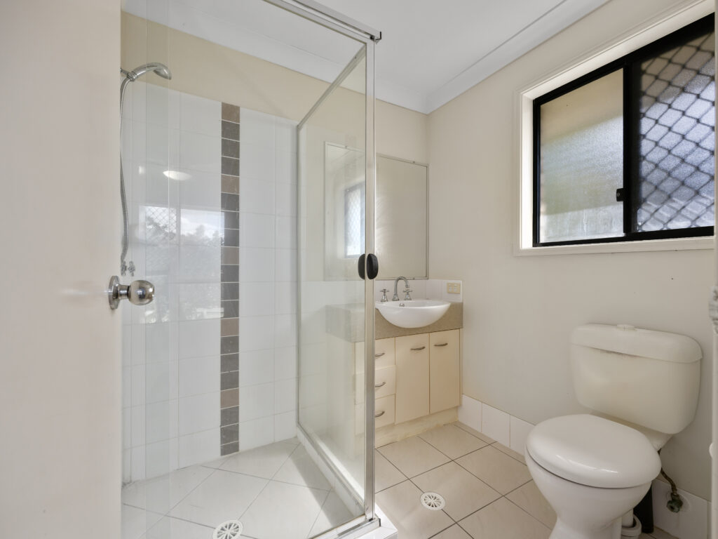 28 Brittany Crescent, Raceview, QLD 4305