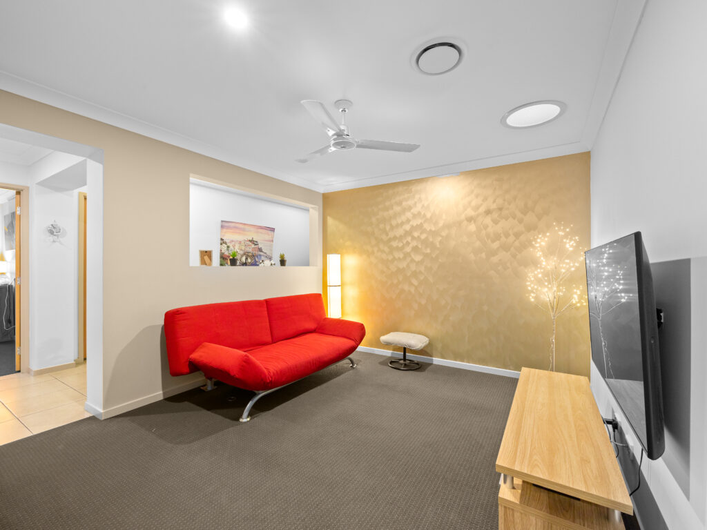 33 Benezet Drive, Augustine Heights, QLD 4300