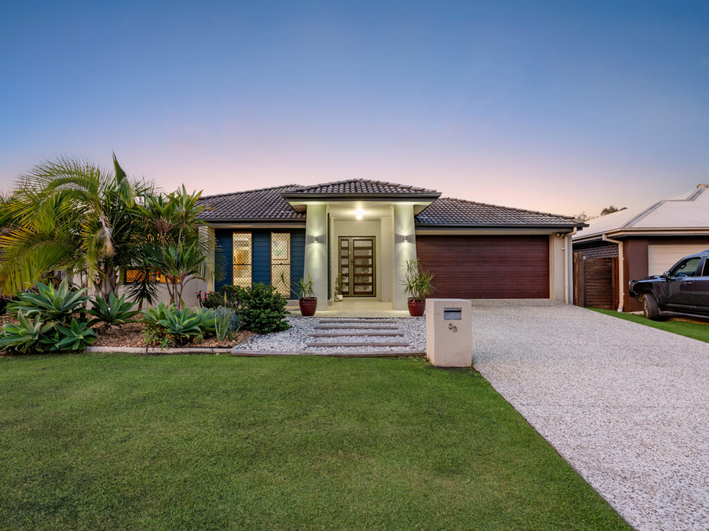 33 Benezet Drive, Augustine Heights, QLD 4300