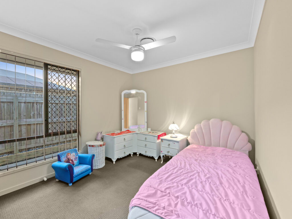 33 Benezet Drive, Augustine Heights, QLD 4300