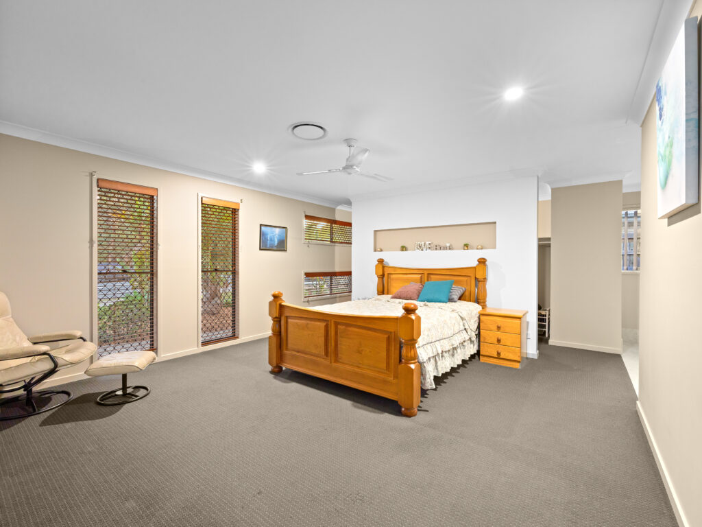 33 Benezet Drive, Augustine Heights, QLD 4300