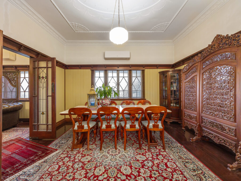 72 Glebe Road, Newtown, QLD 4305