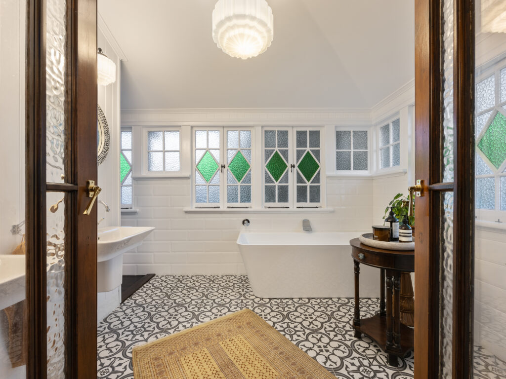 72 Glebe Road, Newtown, QLD 4305