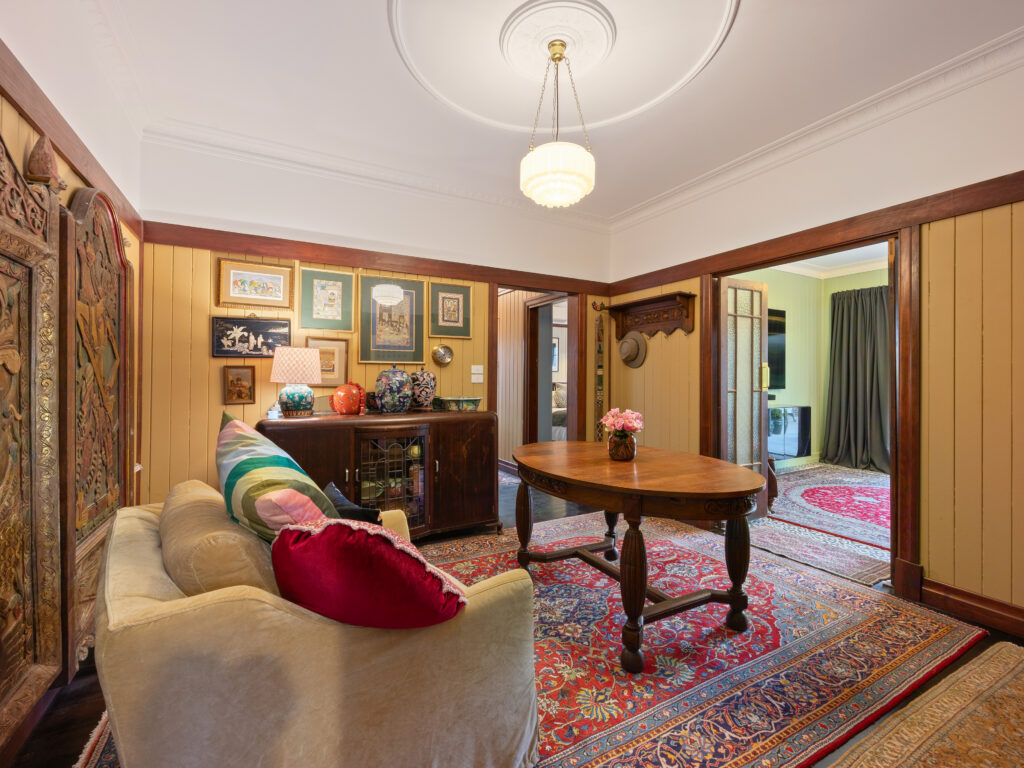 72 Glebe Road, Newtown, QLD 4305