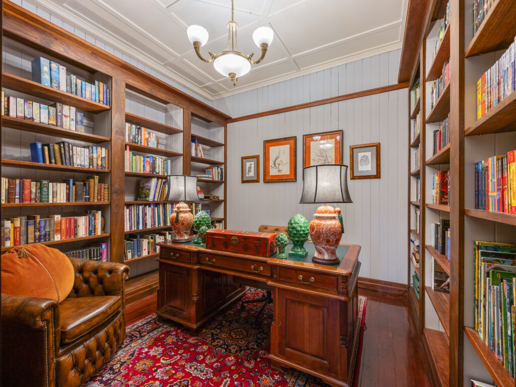 72 Glebe Road, Newtown, QLD 4305