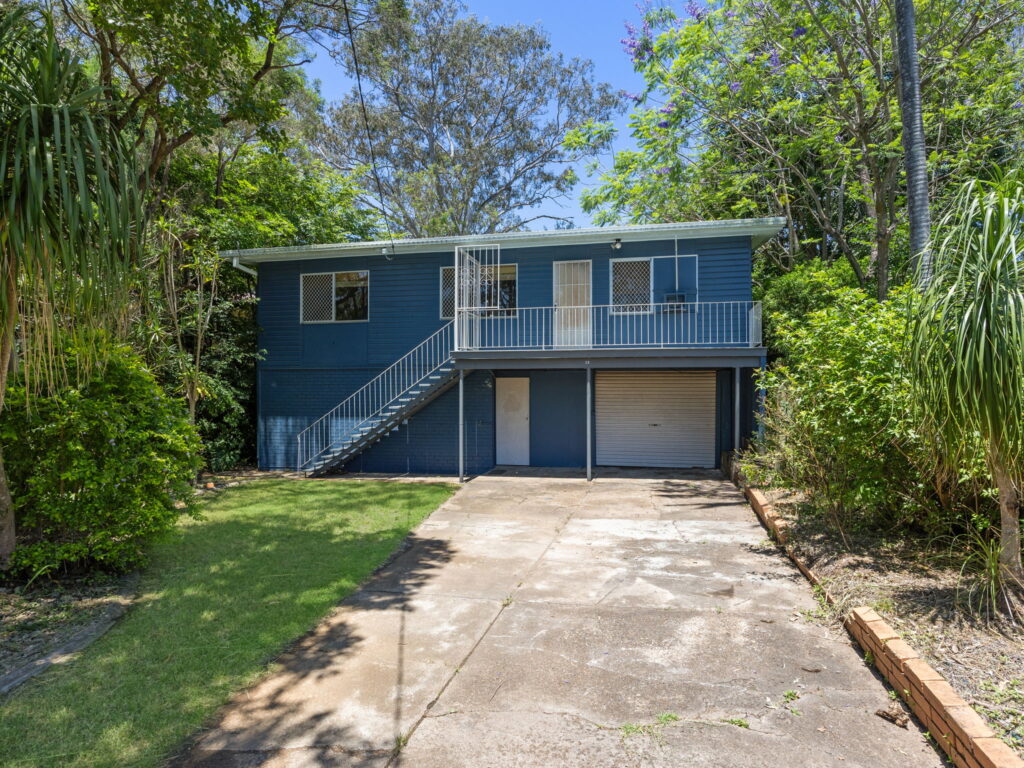 13 Queen Street, Blackstone, QLD 4304