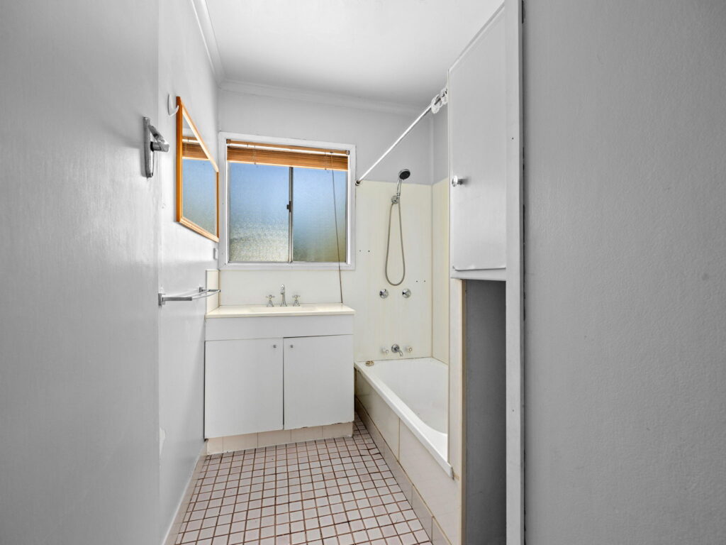 13 Queen Street, Blackstone, QLD 4304