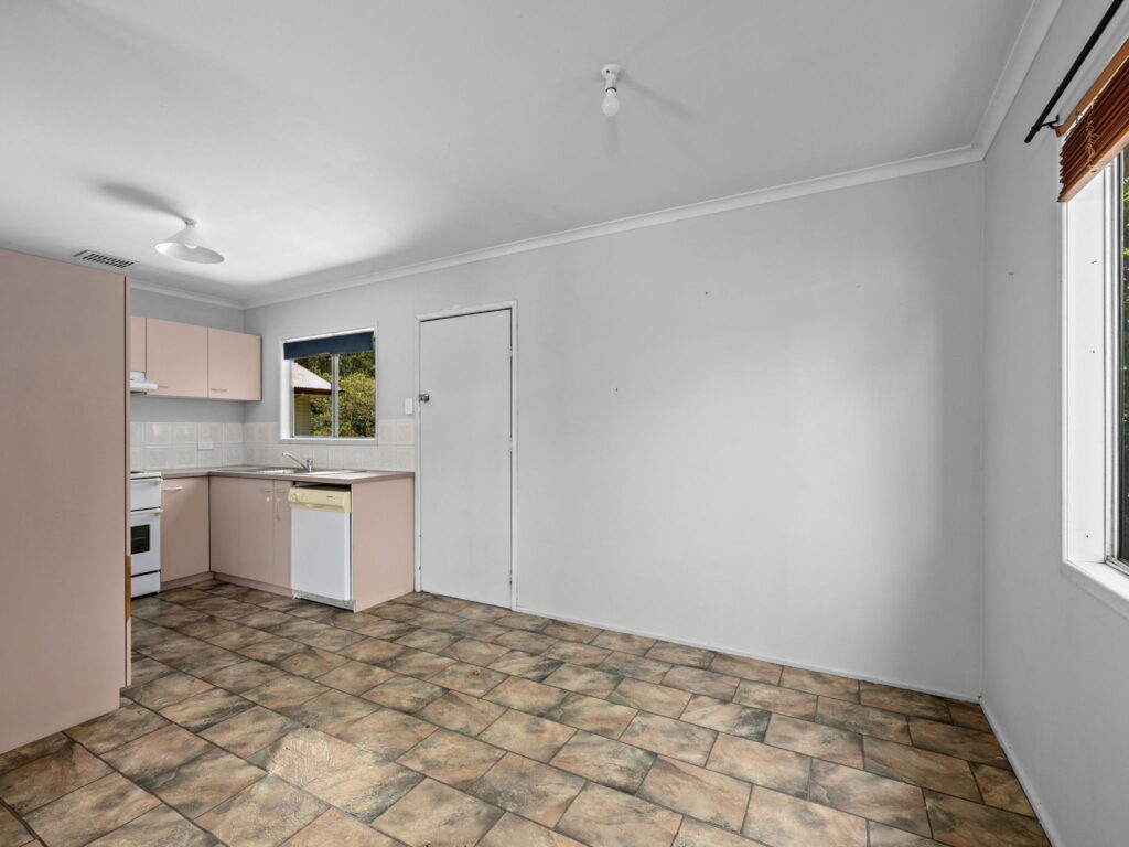 13 Queen Street, Blackstone, QLD 4304