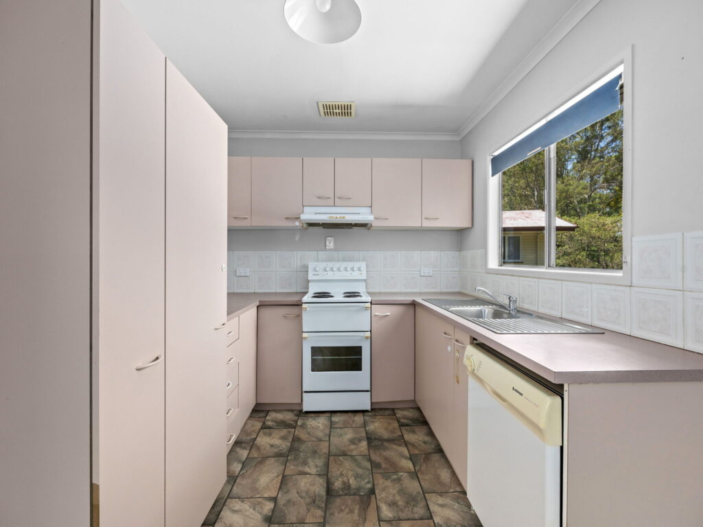 13 Queen Street, Blackstone, QLD 4304