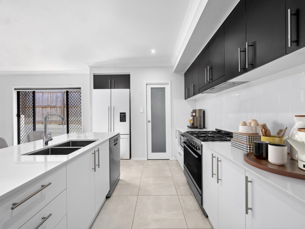 8 Tetra Crescent, Ripley, QLD 4306
