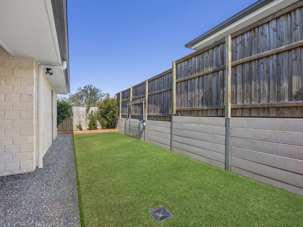 8 Tetra Crescent, Ripley, QLD 4306