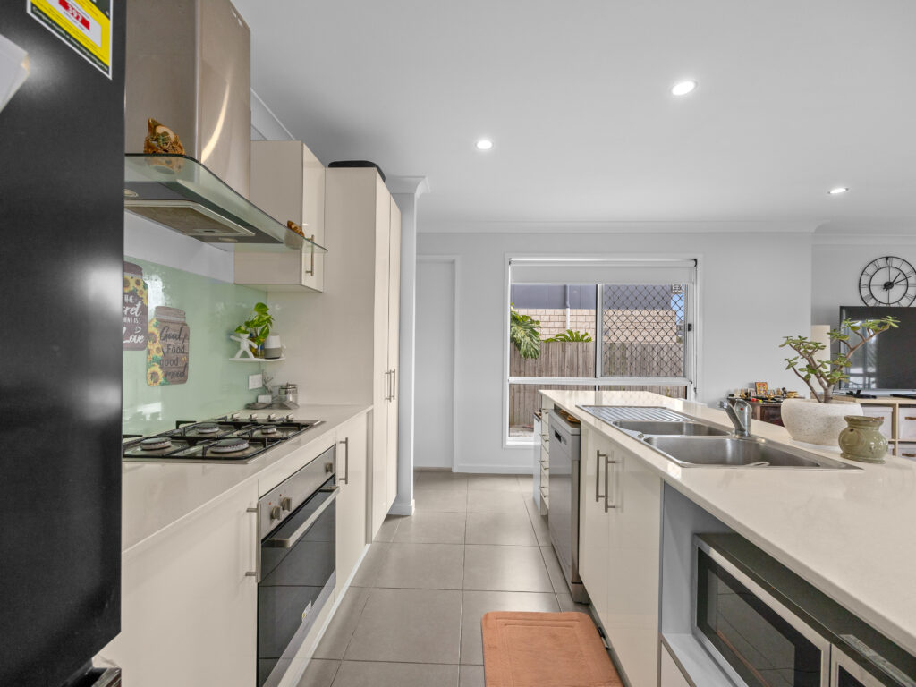 3 Tey Court, Deebing Heights, QLD 4306