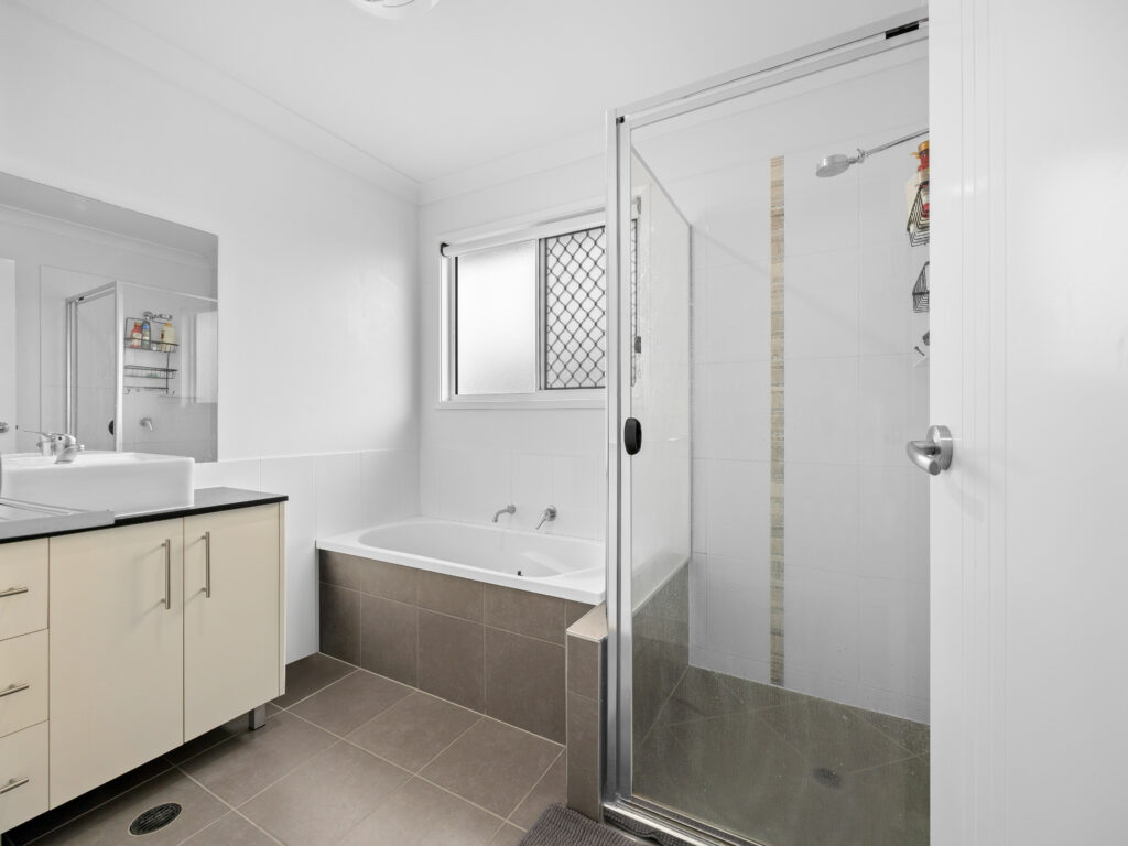 3 Tey Court, Deebing Heights, QLD 4306