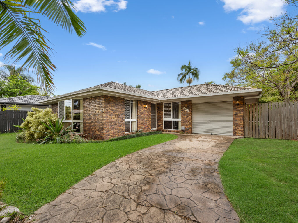 256 Henty Drive, Redbank Plains, QLD 4301