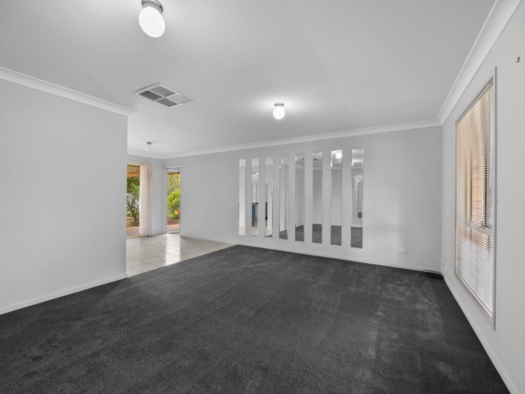 2 Somerfield Street, Redbank Plains, QLD 4301