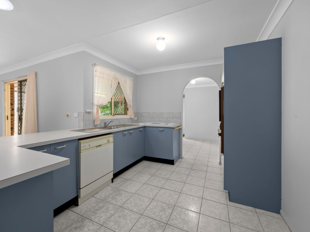 2 Somerfield Street, Redbank Plains, QLD 4301
