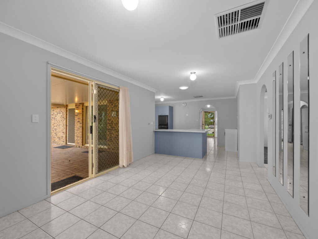 2 Somerfield Street, Redbank Plains, QLD 4301