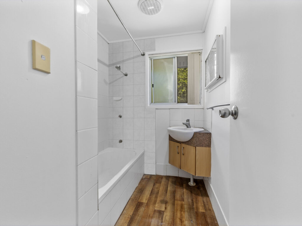 8 Hendren Court, Goodna, QLD 4300