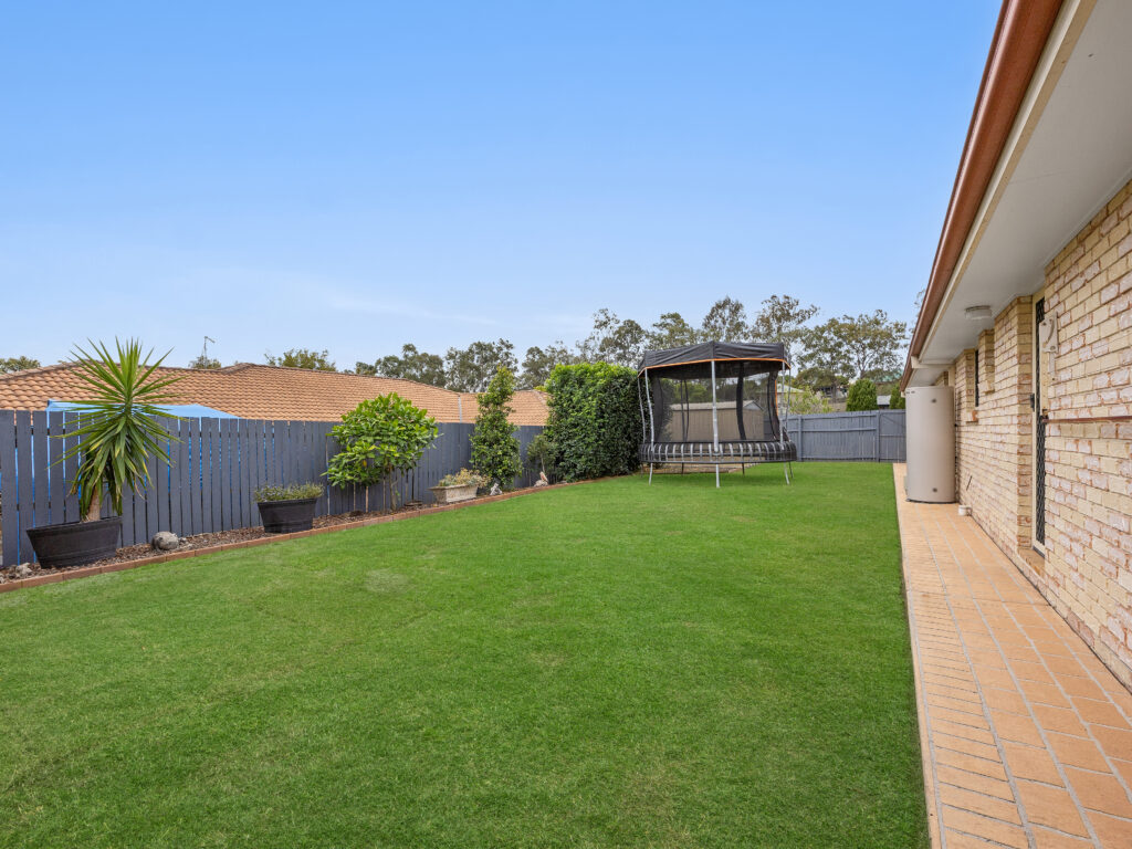 13 Chestnut Drive, Flinders View, QLD 4305