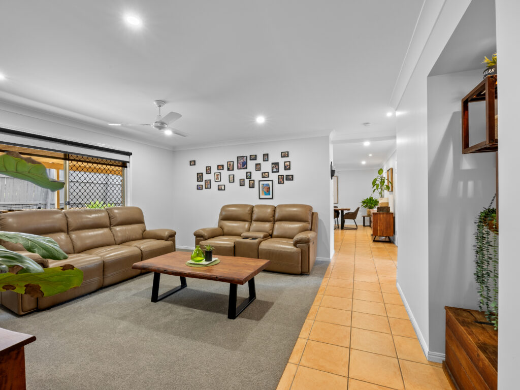 13 Chestnut Drive, Flinders View, QLD 4305