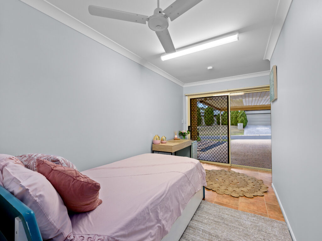13 Chestnut Drive, Flinders View, QLD 4305
