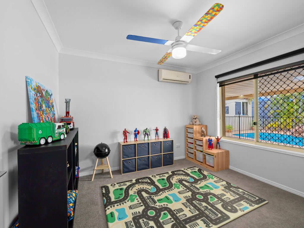 13 Chestnut Drive, Flinders View, QLD 4305