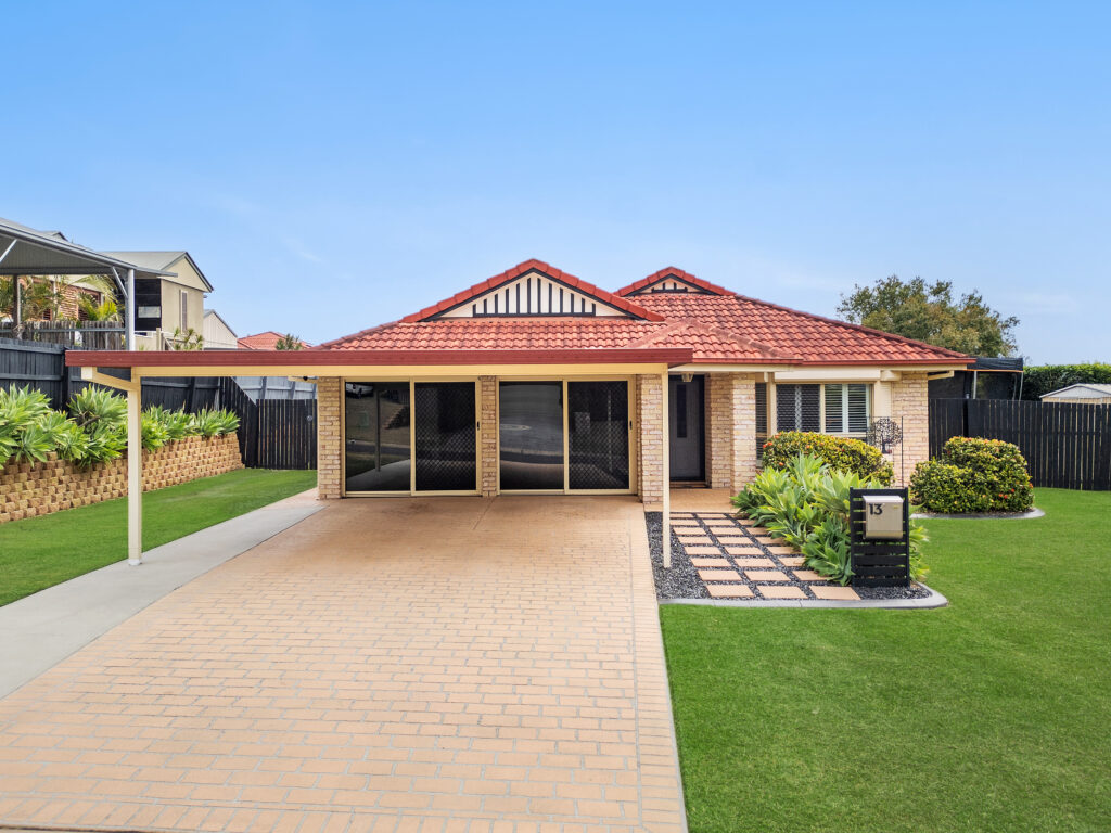 13 Chestnut Drive, Flinders View, QLD 4305