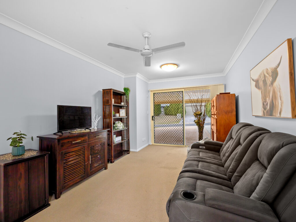 13 Chestnut Drive, Flinders View, QLD 4305