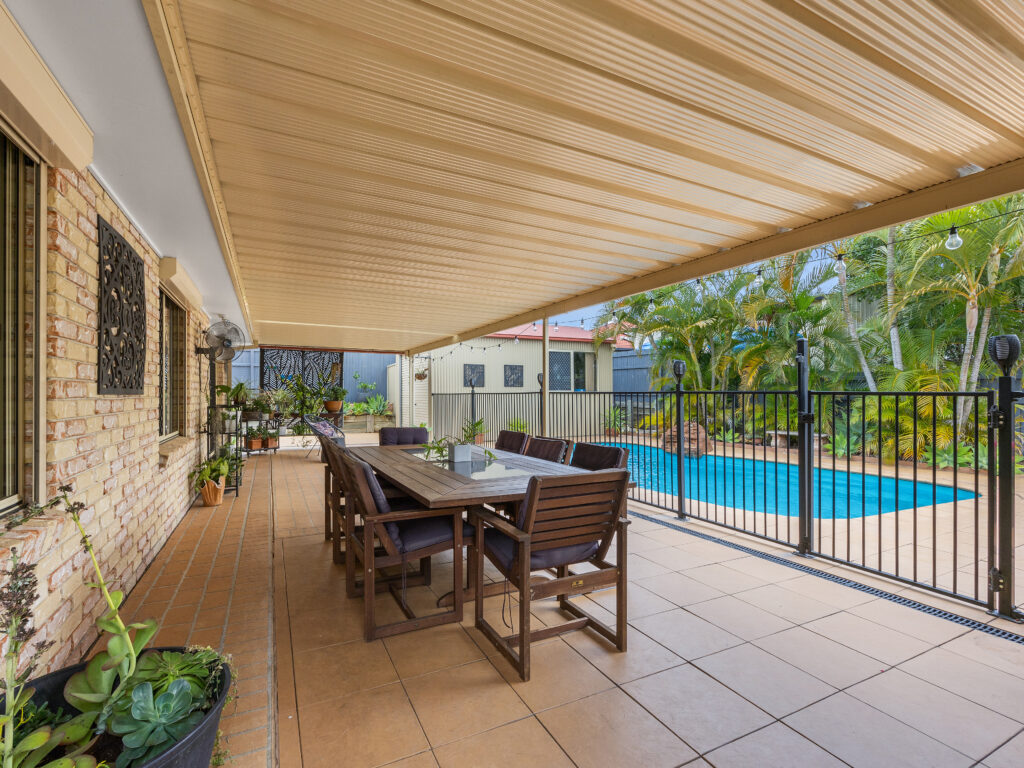 13 Chestnut Drive, Flinders View, QLD 4305