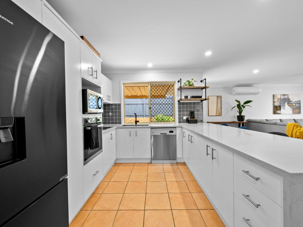 13 Chestnut Drive, Flinders View, QLD 4305