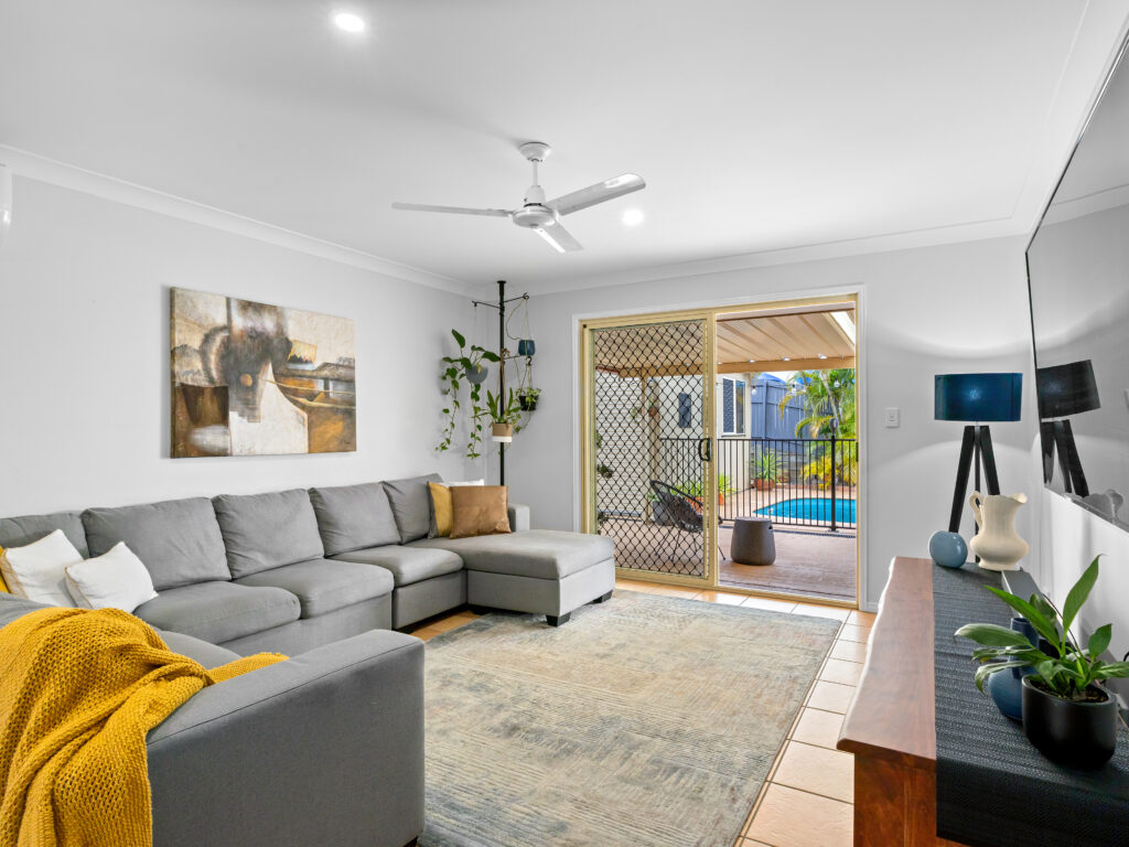 13 Chestnut Drive, Flinders View, QLD 4305