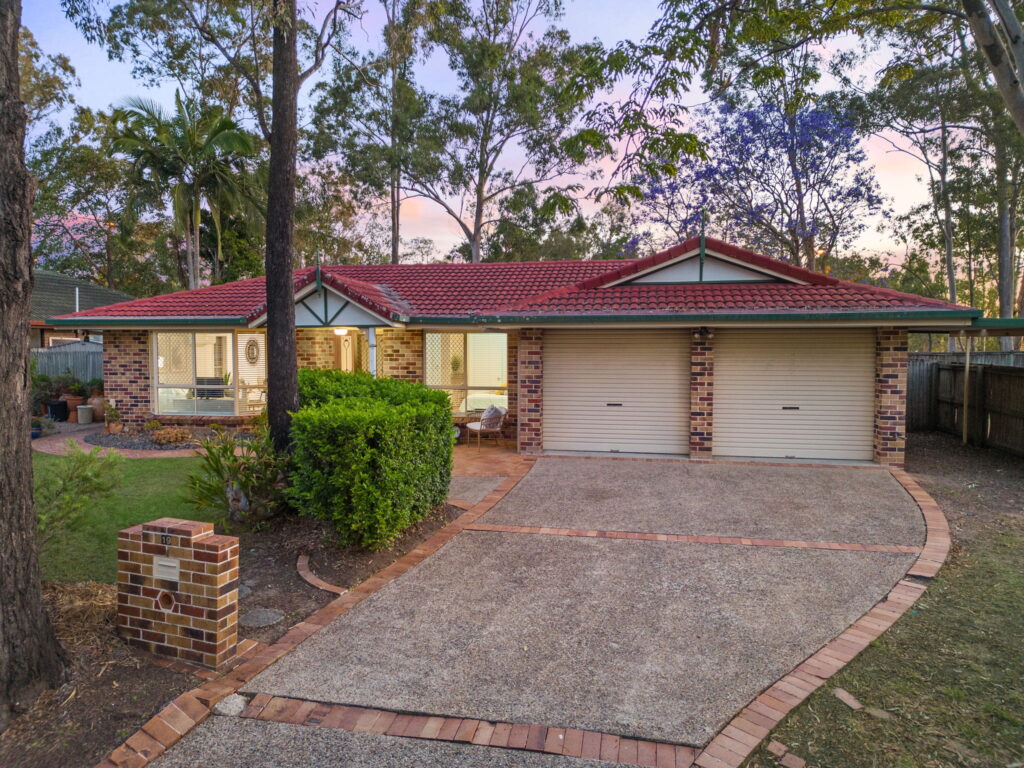 19 Clarendon Circuit, Forest Lake, QLD 4078