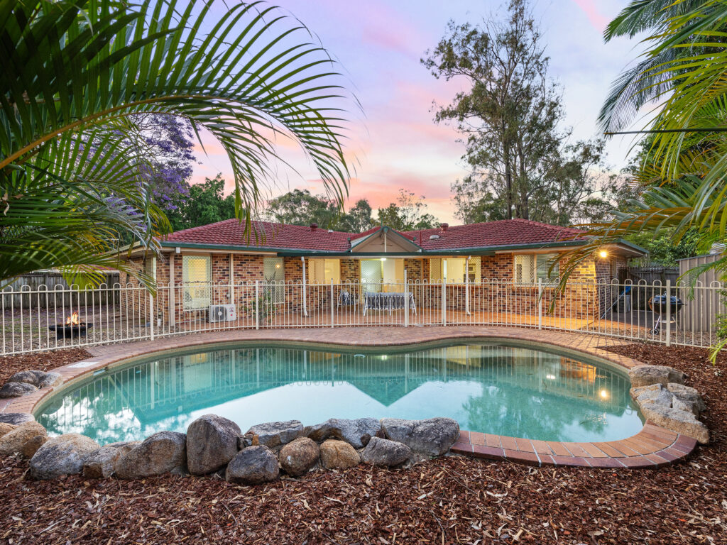 19 Clarendon Circuit, Forest Lake, QLD 4078