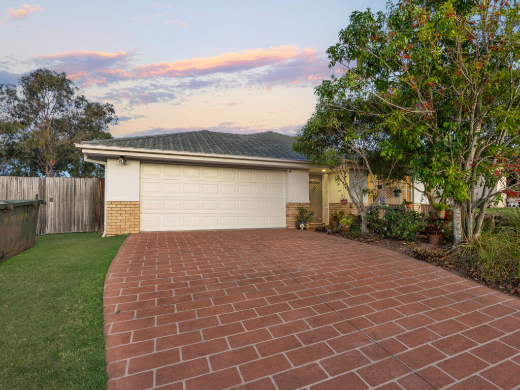 17 Ashbourne Avenue, Goodna, QLD 4300