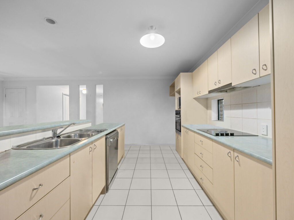 17 Ashbourne Avenue, Goodna, QLD 4300