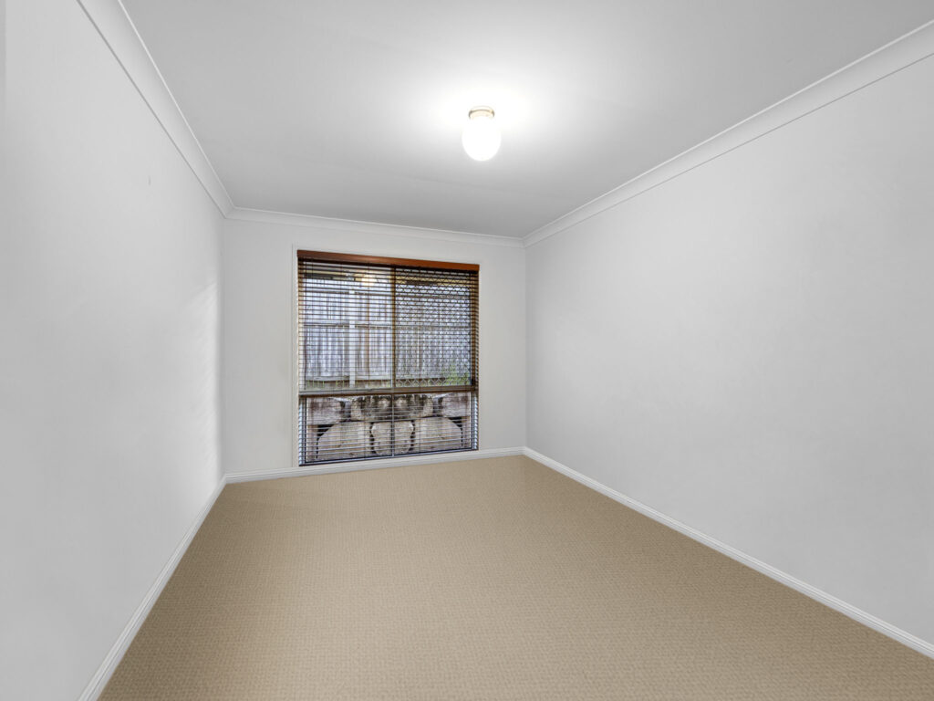 17 Ashbourne Avenue, Goodna, QLD 4300