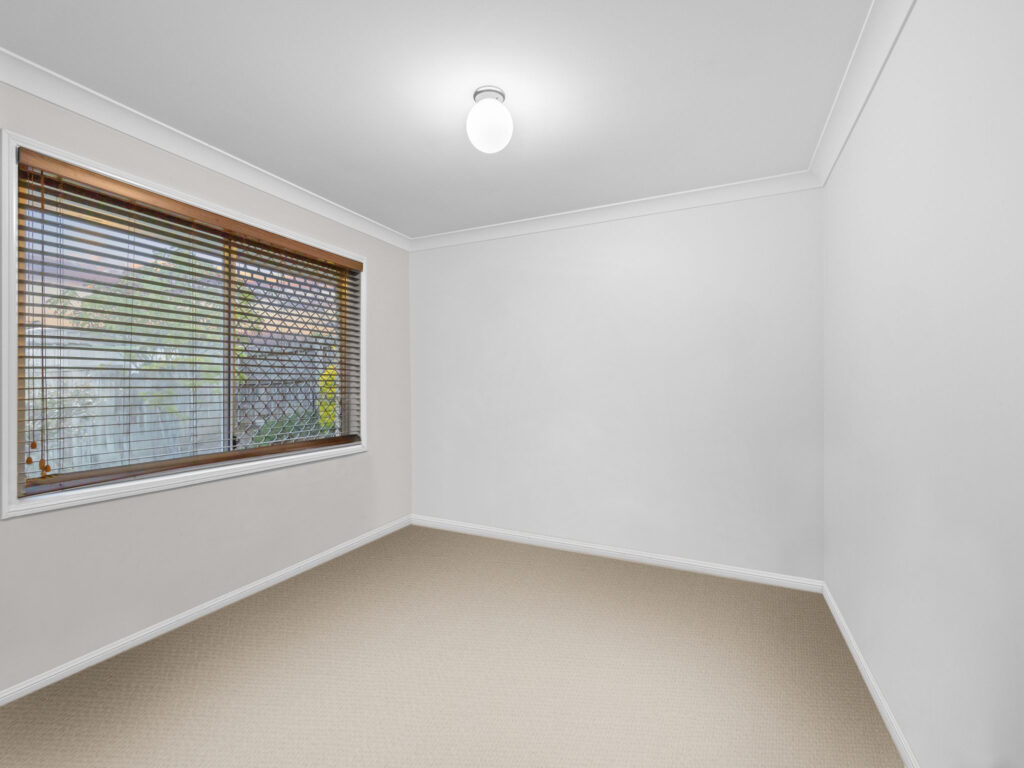 17 Ashbourne Avenue, Goodna, QLD 4300