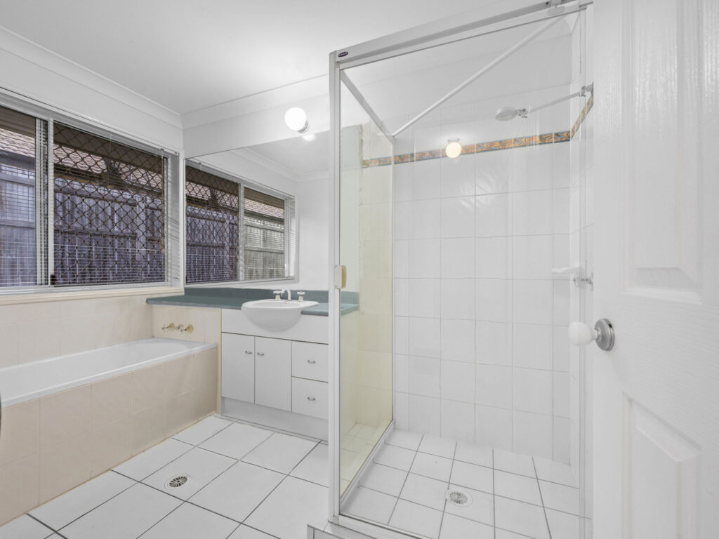 17 Ashbourne Avenue, Goodna, QLD 4300
