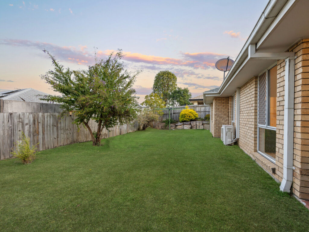17 Ashbourne Avenue, Goodna, QLD 4300